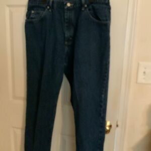 Mens Wrangler Denim Jeans 38x30 relaxed fit excellent Used Condition